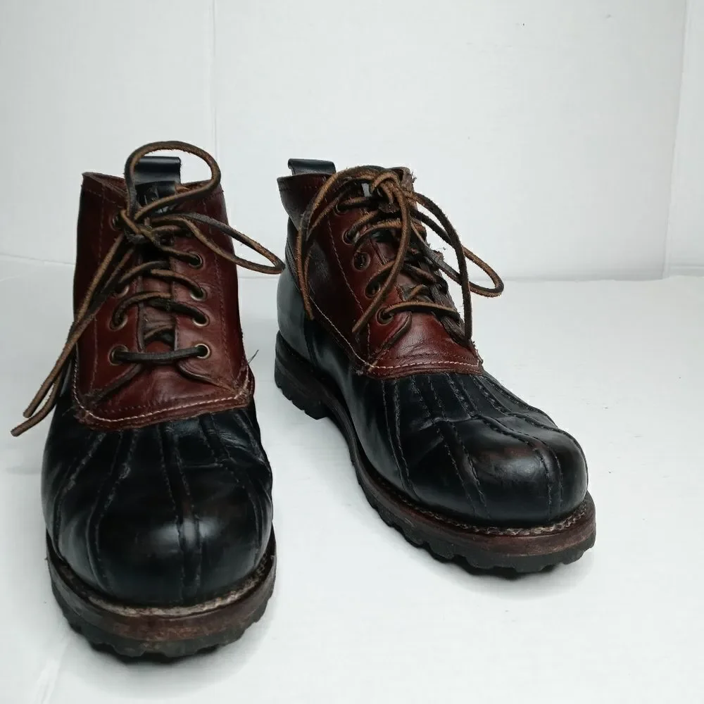 Frye Warren Duckboot Boots in black and brown Size 8.